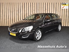 Volvo V60 - 1.6 T4 Momentum 161dkm Trekhaak Leer Automaat 180pk Dealerauto Nwe APK