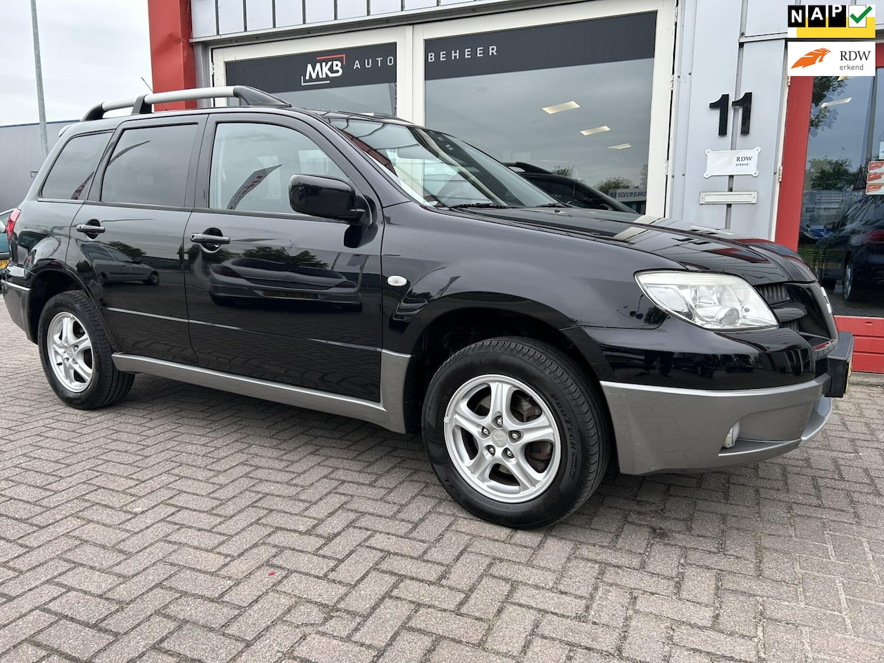 Mitsubishi Outlander Sport - 2.0 Travel Trekhaak/Airco - AutoWereld.nl