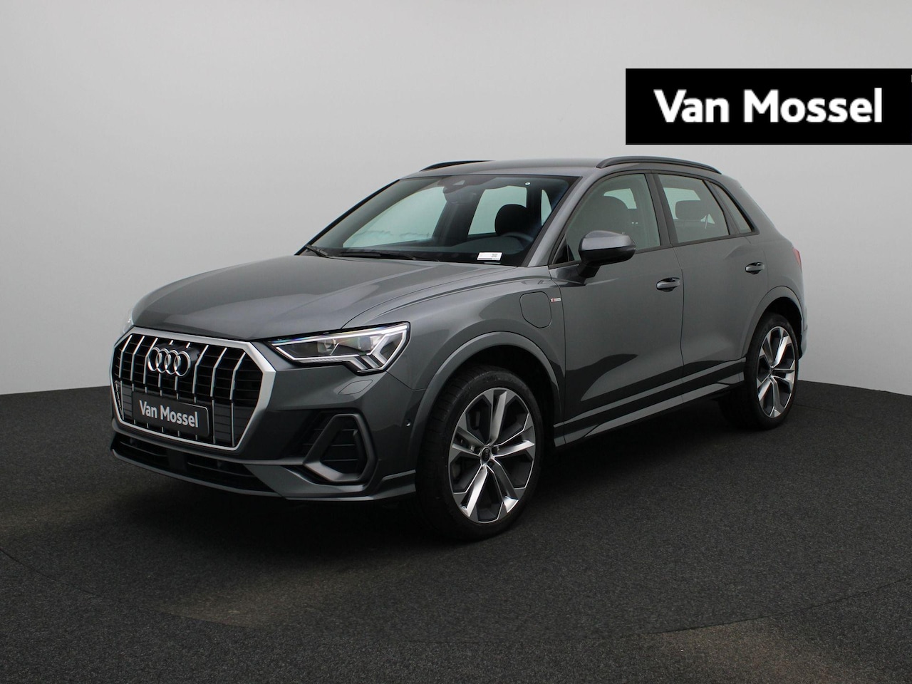 Audi Q3 - 45 TFSI e S edition | Automaat | Trekhaak | Stoelverwarming | Navigatie | Cruise control | - AutoWereld.nl