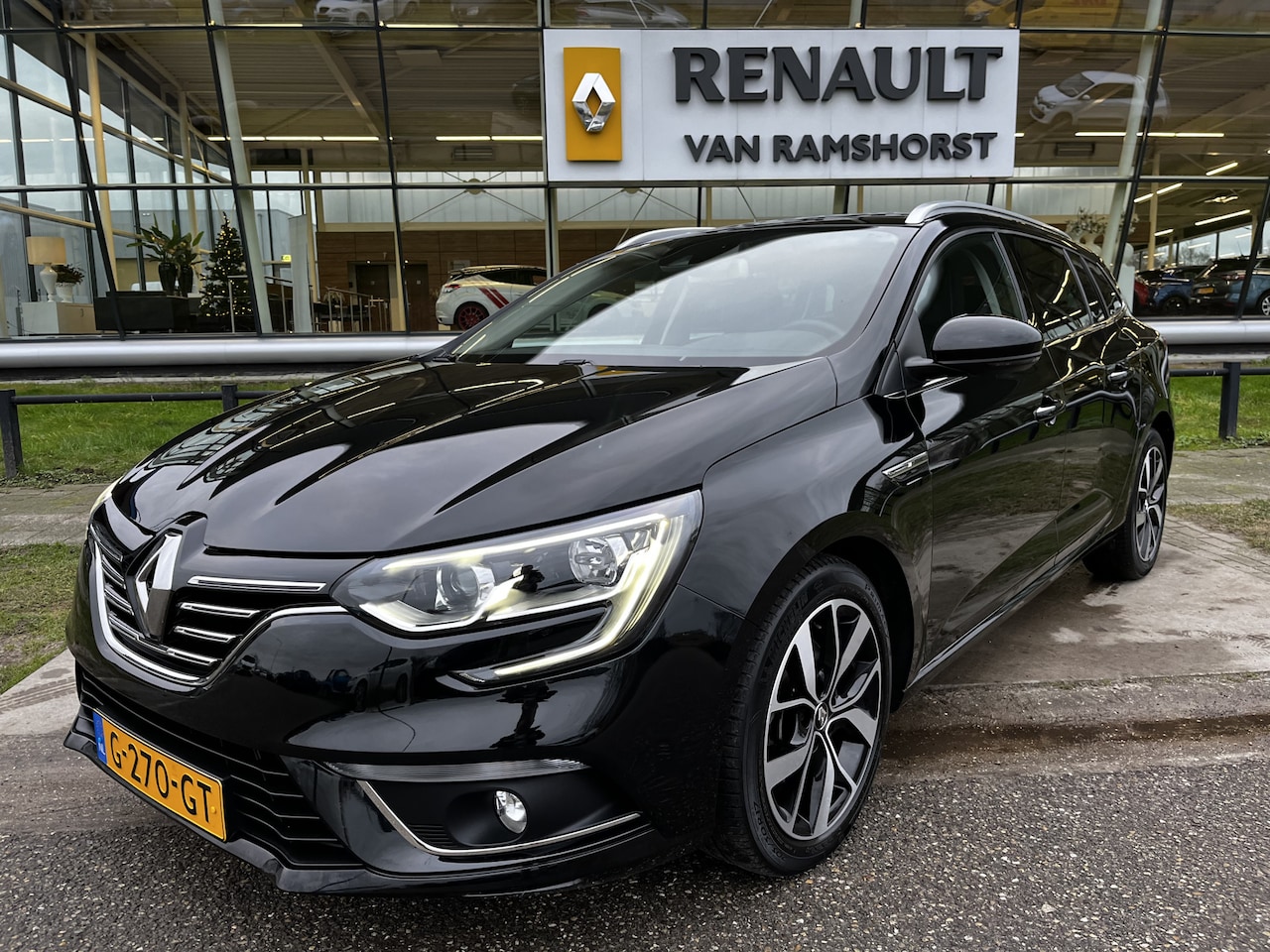 Renault Mégane Estate - 1.3 TCe 160pk Bose / Automaat / Panorama / Camera / PDC A / Stoelverw. / 17'' LMV / - AutoWereld.nl