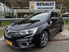 Renault Mégane Estate - 1.3 TCe 160pk Bose / Automaat / Panorama / Camera / PDC A / Stoelverw. / 17'' LMV /