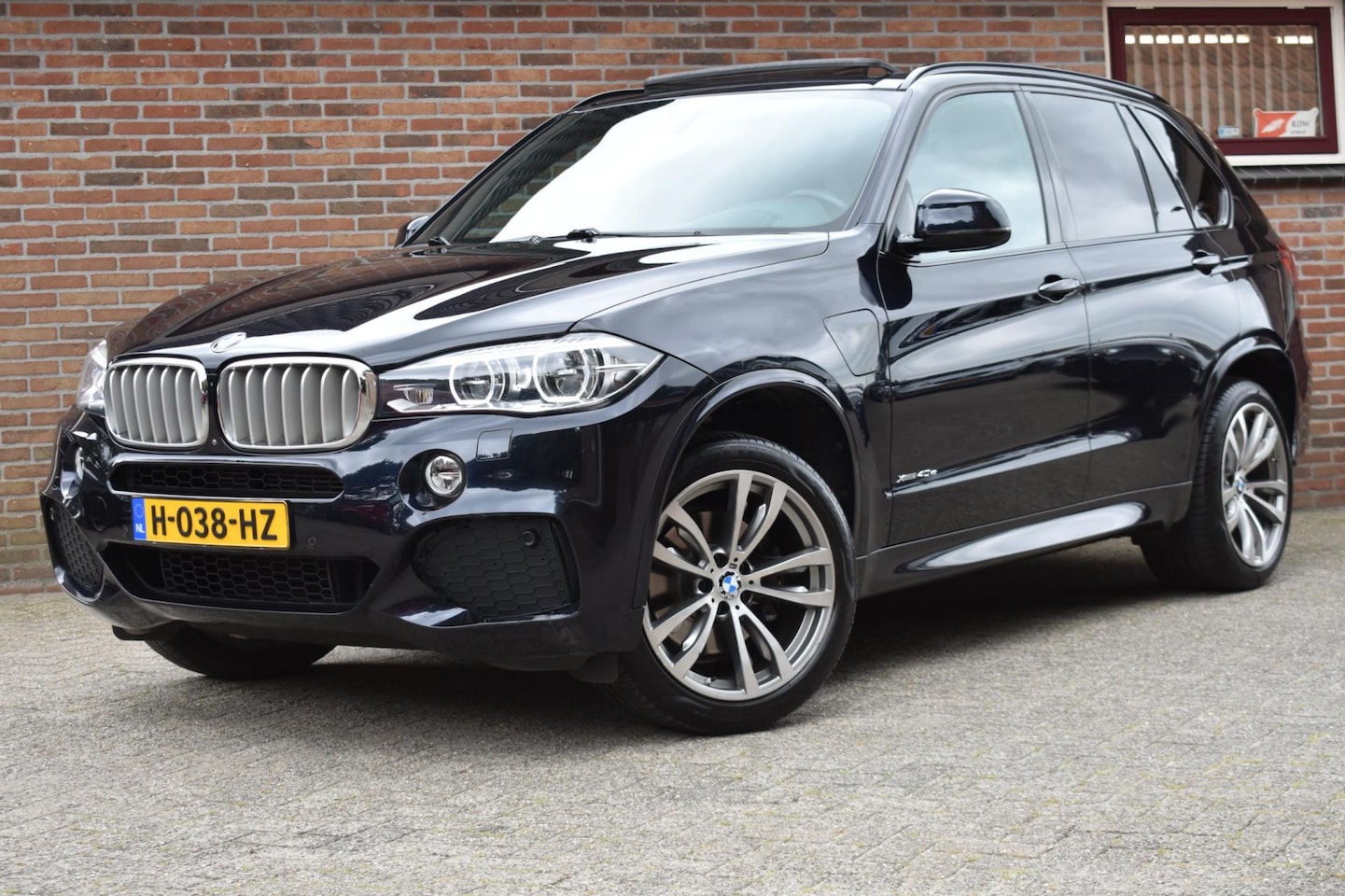 BMW X5 - XDrive40e High Executive '15 MOTOR SCHADE Pano Leder Clima Navi Cruise - AutoWereld.nl