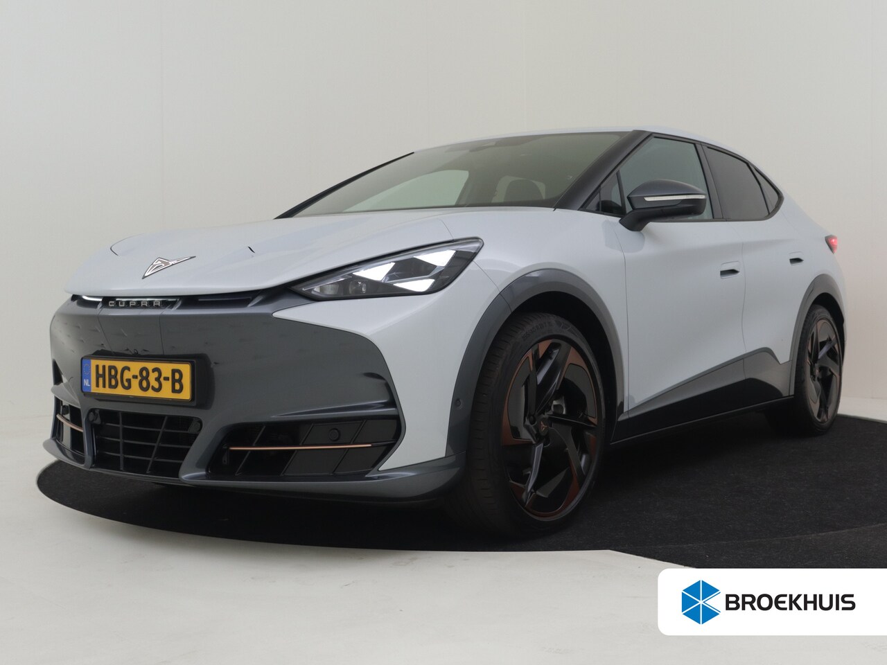 CUPRA Tavascan - VZ Adrenaline 82 kWh 340pk | Head up display | Panorama dak | Elektrische stoelen  met geh - AutoWereld.nl