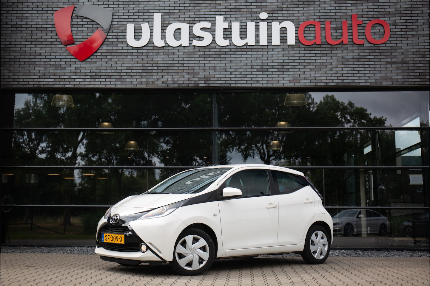 Toyota Aygo - 1.0 VVT-i x-play 1.0 VVT-i x-play , Airco, Cruise control, Achteruitrijcamera, - AutoWereld.nl
