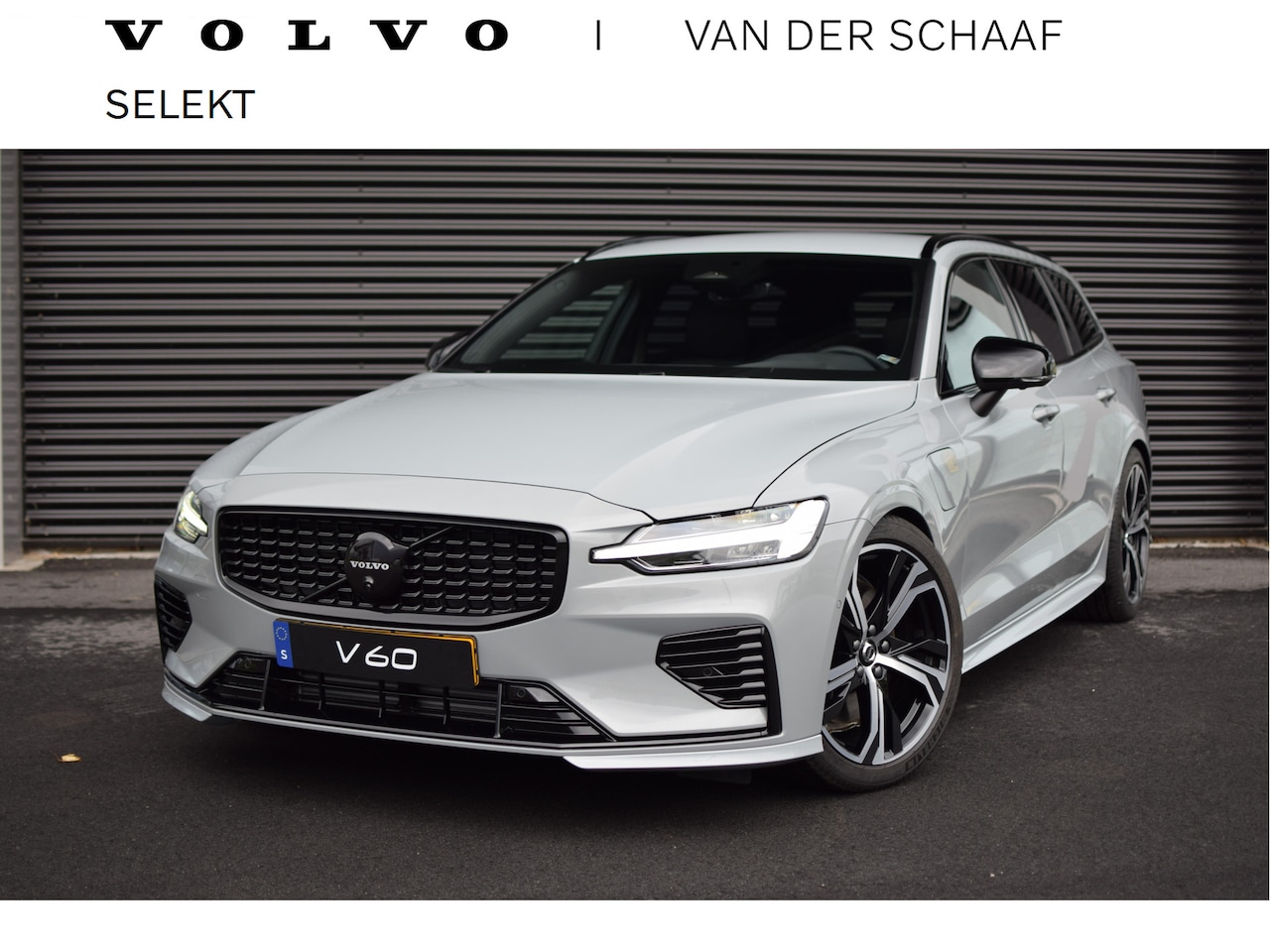 Volvo V60 - T6 350pk AWD Plus Dark / Heico verlaagd / 19 inch / Stylingkit / Sportstoelen / 360 Camera - AutoWereld.nl