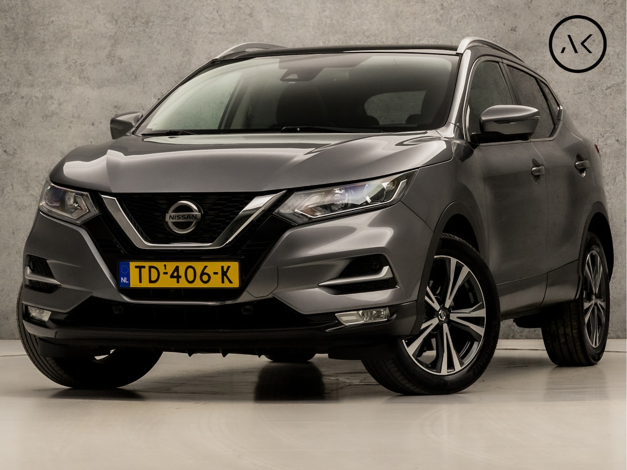 Nissan Qashqai - 1.2 N-Connecta Deluxe Automaat (PANORAMADAK, NAVIGATIE, 360 CAMERA, KEYLESS, SPORTSTOELEN, - AutoWereld.nl