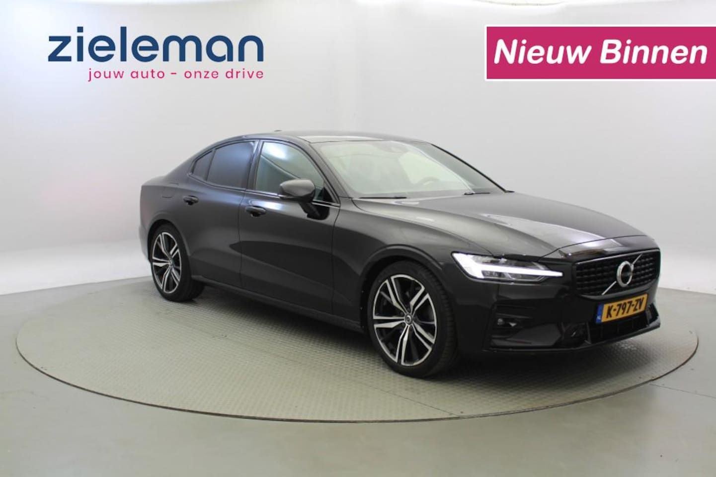 Volvo V60 - 2.0 B3 R-Design BlackLine Automaat - Digital Cockpit, Leer - AutoWereld.nl