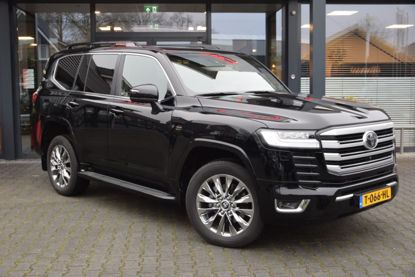Toyota Land Cruiser - 3.3 D 5DRS 70TH ANNIVERSARY A/T 5 SITZ - AutoWereld.nl