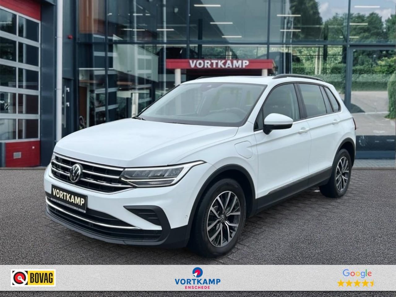 Volkswagen Tiguan - 1.4 TSI DSG LIFE E-HYBRID PANO-DAK/CAMERA/LEDER/MEMORY/NAVI/ACC/CARPLAY/STOELVERW - AutoWereld.nl