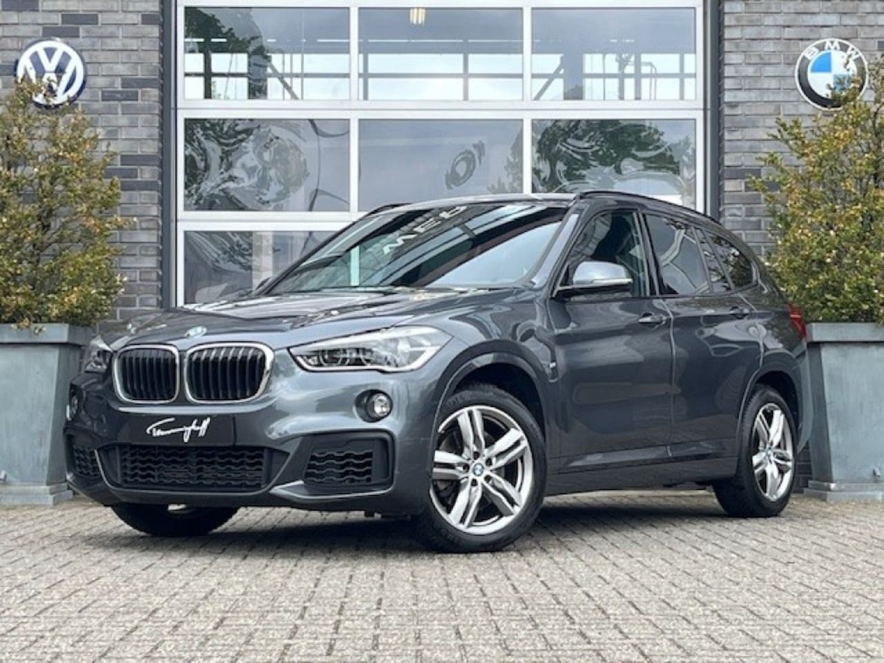BMW X1 - SDRIVE20I M-SPORT - LEDER - NAVI - LED - 18 INCH - AutoWereld.nl