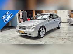 Mercedes-Benz C-klasse - 180 Classic 18" Velgen, applecarplay/android auto, Bluetooth
