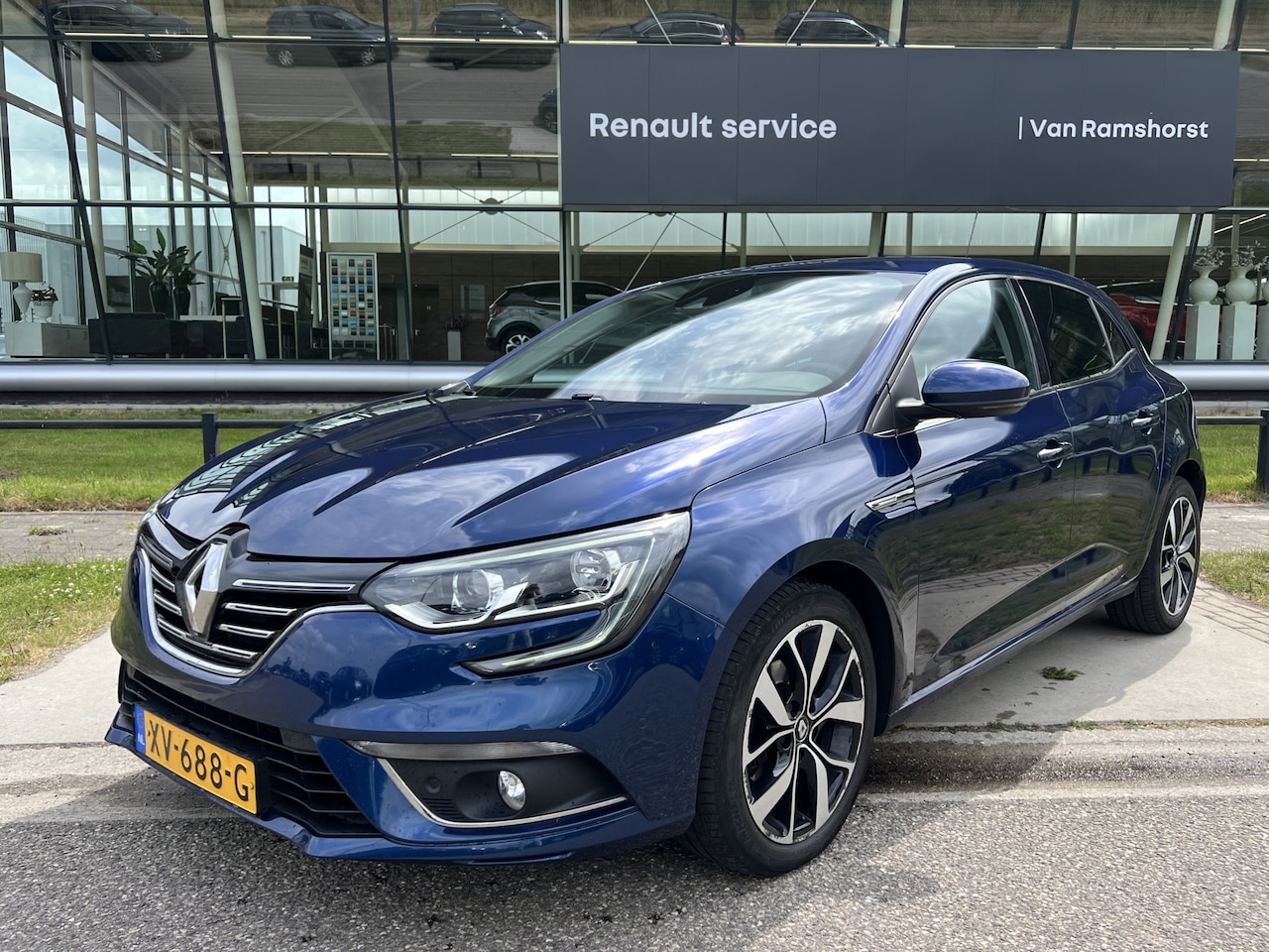 Renault Mégane - 1.3 TCe Bose 140PK / Camera/ Groot scherm / Aut. Parkeren / Clima / Cruise / - AutoWereld.nl