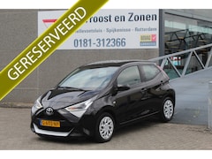 Toyota Aygo - 1.0 VVT-i x-play limited Navigatie/Achteruitrijcamera/Apple carplay/Airco/Bluetooth/Toeren