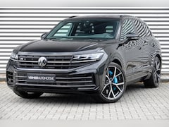 Volkswagen Touareg - 3.0 TSi eHybrid 4MOTION R | Pano | Trekhaak | Massage | HUD | DynAudio | Soft Close | 22"