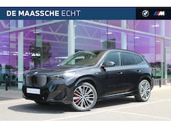 BMW iX1 - eDrive20 High Executive M Sport Automaat / Panoramadak / Trekhaak / Sportstoelen / Comfort