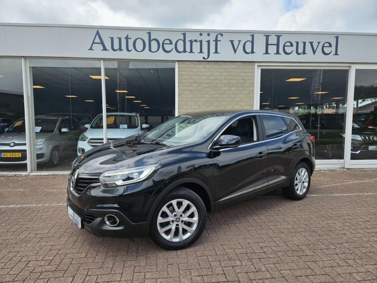 Renault Kadjar - 1.2 TCe Limited Carplay*Leder*Stoelverw.*Climate*Cruise* Rijklaar - AutoWereld.nl