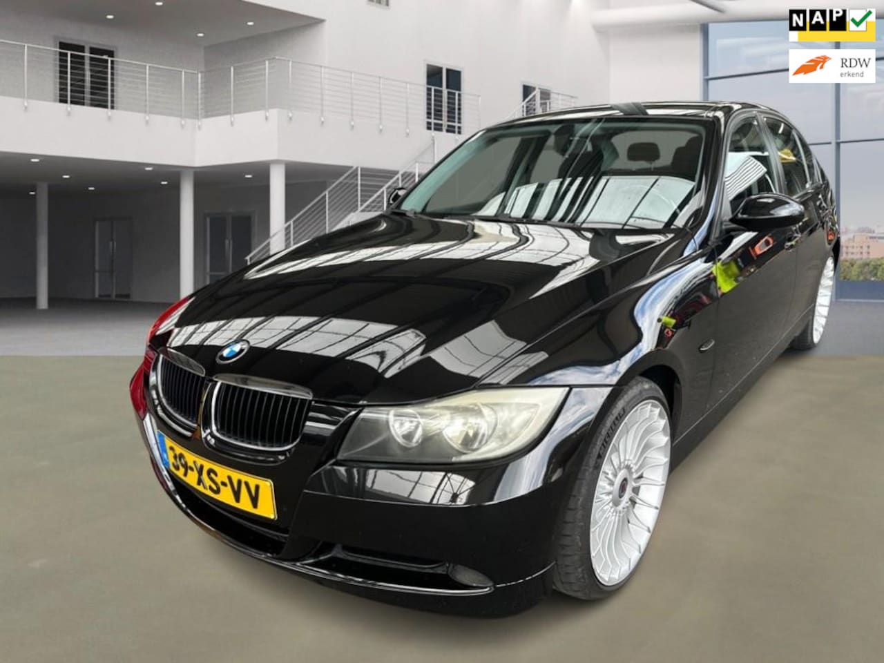 BMW 3-serie - 318i Business Line/AUT/NAVI/PSENSOR/ELEKSTOEL - AutoWereld.nl