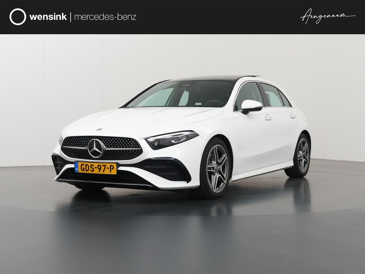 Mercedes-Benz A-klasse - 180 Star Edition AMG Line | Panoramadak | Multibeam LED | Sfeerverlichting | Stoelverwarmi - AutoWereld.nl