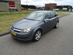Opel Astra - 1.8 Executive