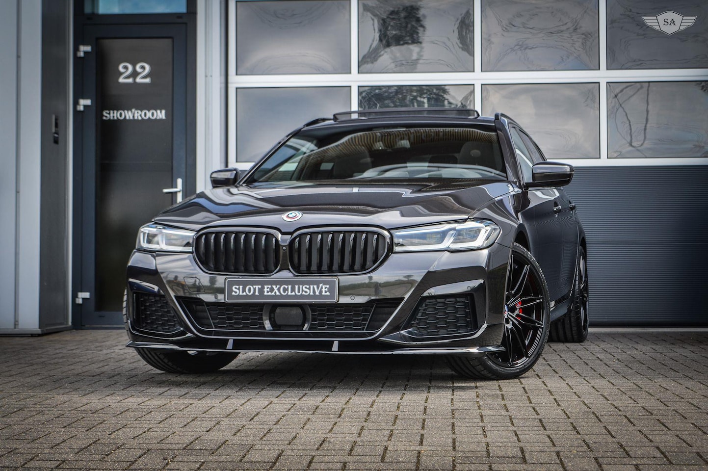 BMW 5-serie Touring - 530i|HIGH EXECUTIVE|M-PAKKET|PANO|HUD|LASER|ACC - AutoWereld.nl