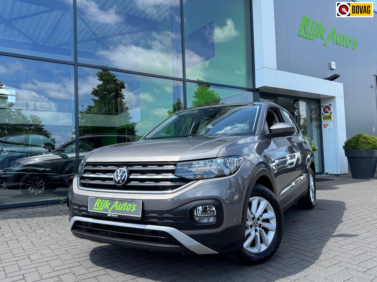 Volkswagen T-Cross - 1.0 TSI Life * Carplay * Adaptieve Cruise Control * PDC 2X - AutoWereld.nl