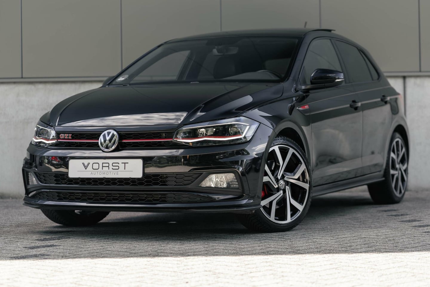 Volkswagen Polo - 2.0 TSI GTI Pano DSG Beats ACC Stoelverw - AutoWereld.nl