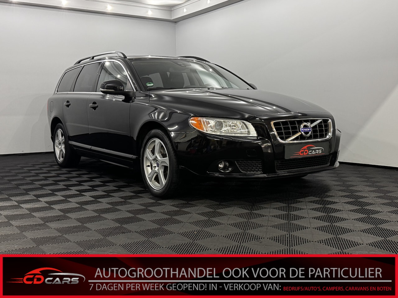 Volvo V70 - 1.6 T4 Nordic Leder, Navi, Parkeersensoren, Keyless start, Cruise control, Elektrische ach - AutoWereld.nl