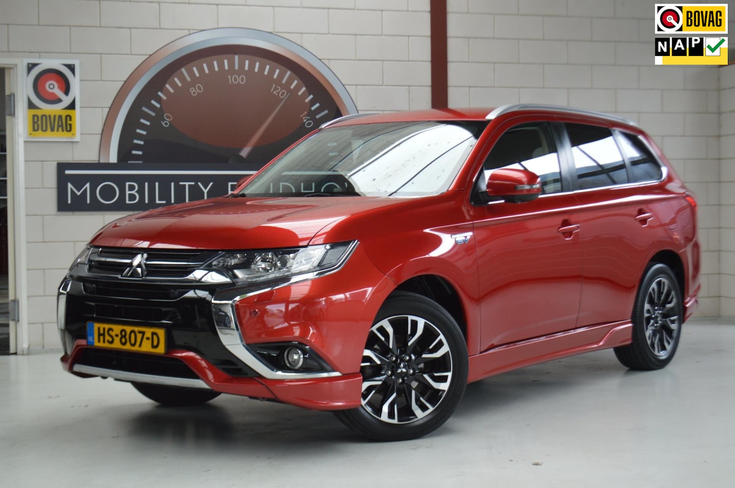 Mitsubishi Outlander - 2.0 PHEV instyle 2.0 PHEV instyle, DEALERONDERH, NAP, APK GARANTIE - AutoWereld.nl