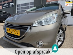 Peugeot 208 - 1.6 VTi Allure van 2de Eig 5drs en parkeersensoren en navigatie en bluetooth telefoon / me