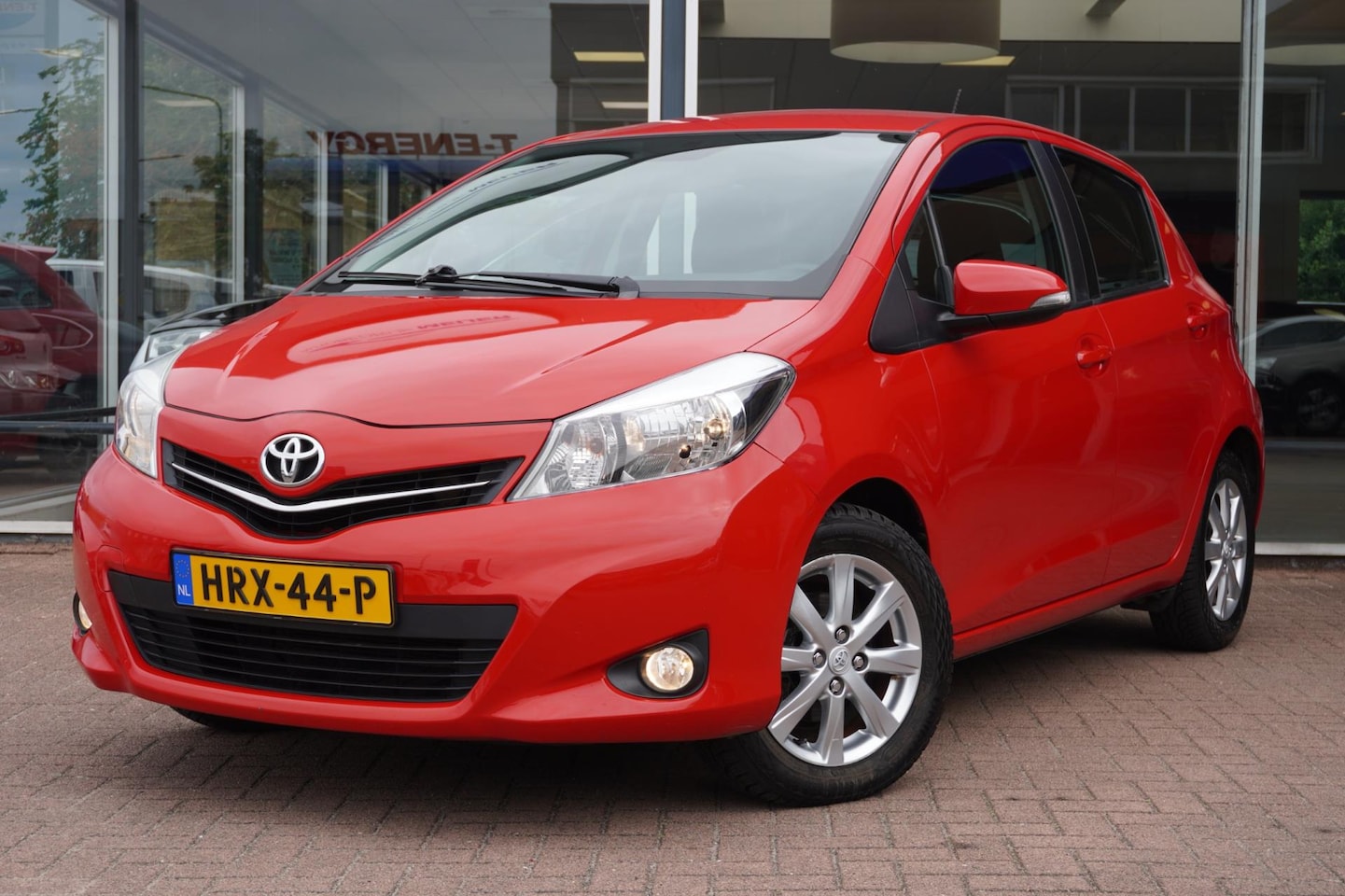 Toyota Yaris - 1.0 VVT-i Comfort 5deurs | Airco | Elek. Pakket | LM velgen | Dealerauto | Inruil mogelijk - AutoWereld.nl