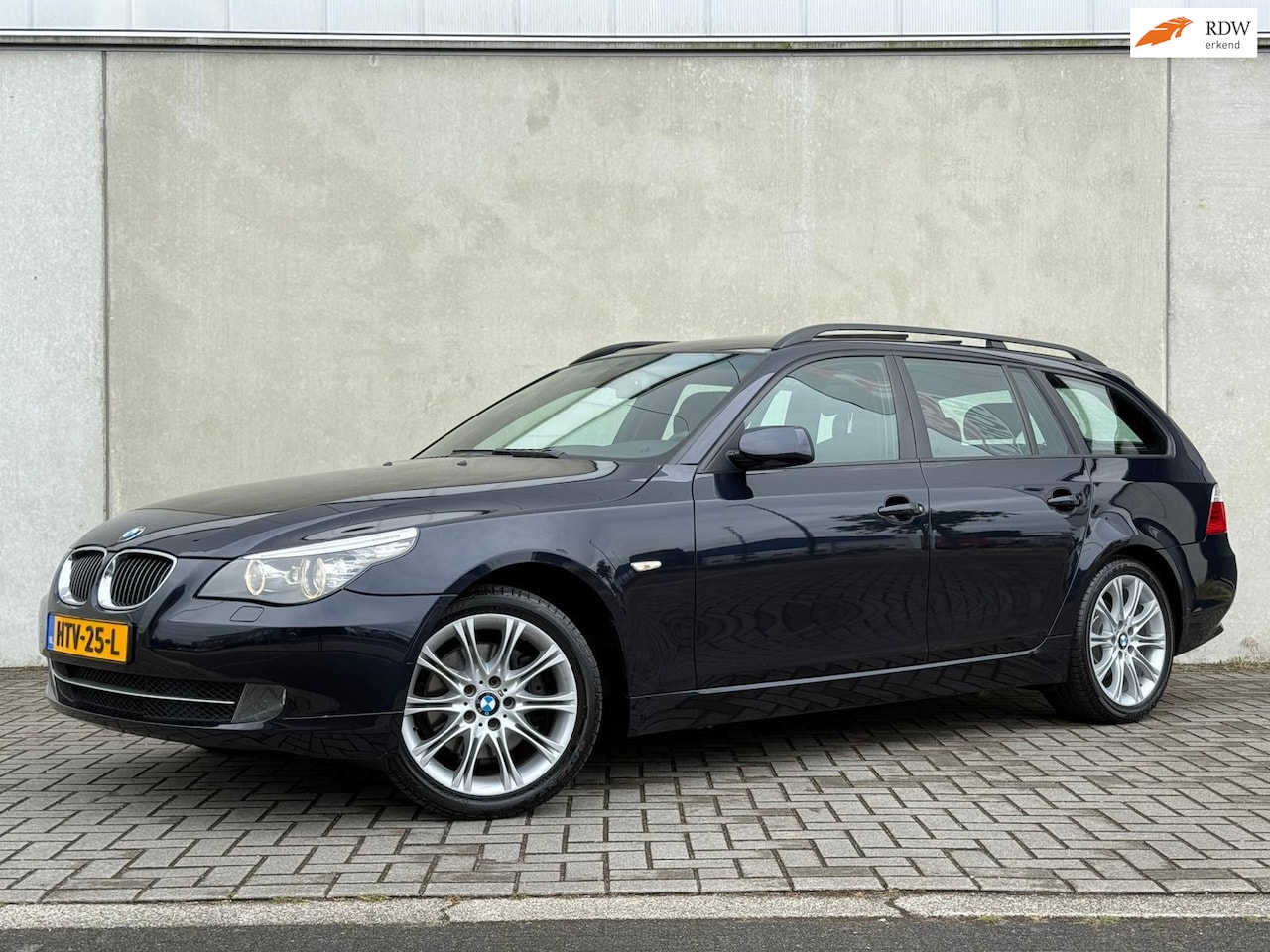 BMW 5-serie - 535xi High Executive 535XI High Executive, 18inch, Comfort, Pano - AutoWereld.nl