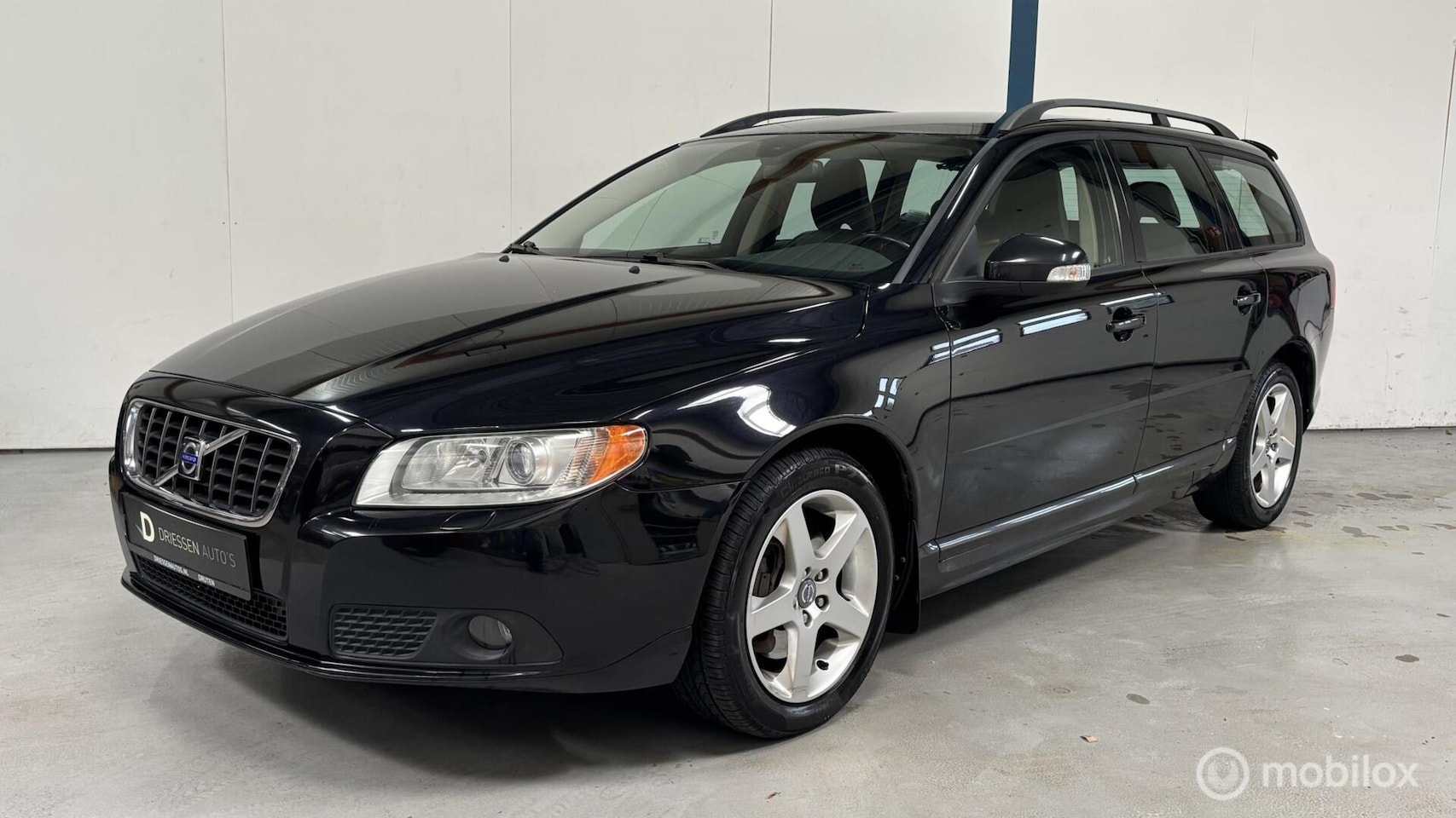 Volvo V70 - 2.5T Momentum AUTOMAAT/XENON/YOUNGTIMER - AutoWereld.nl