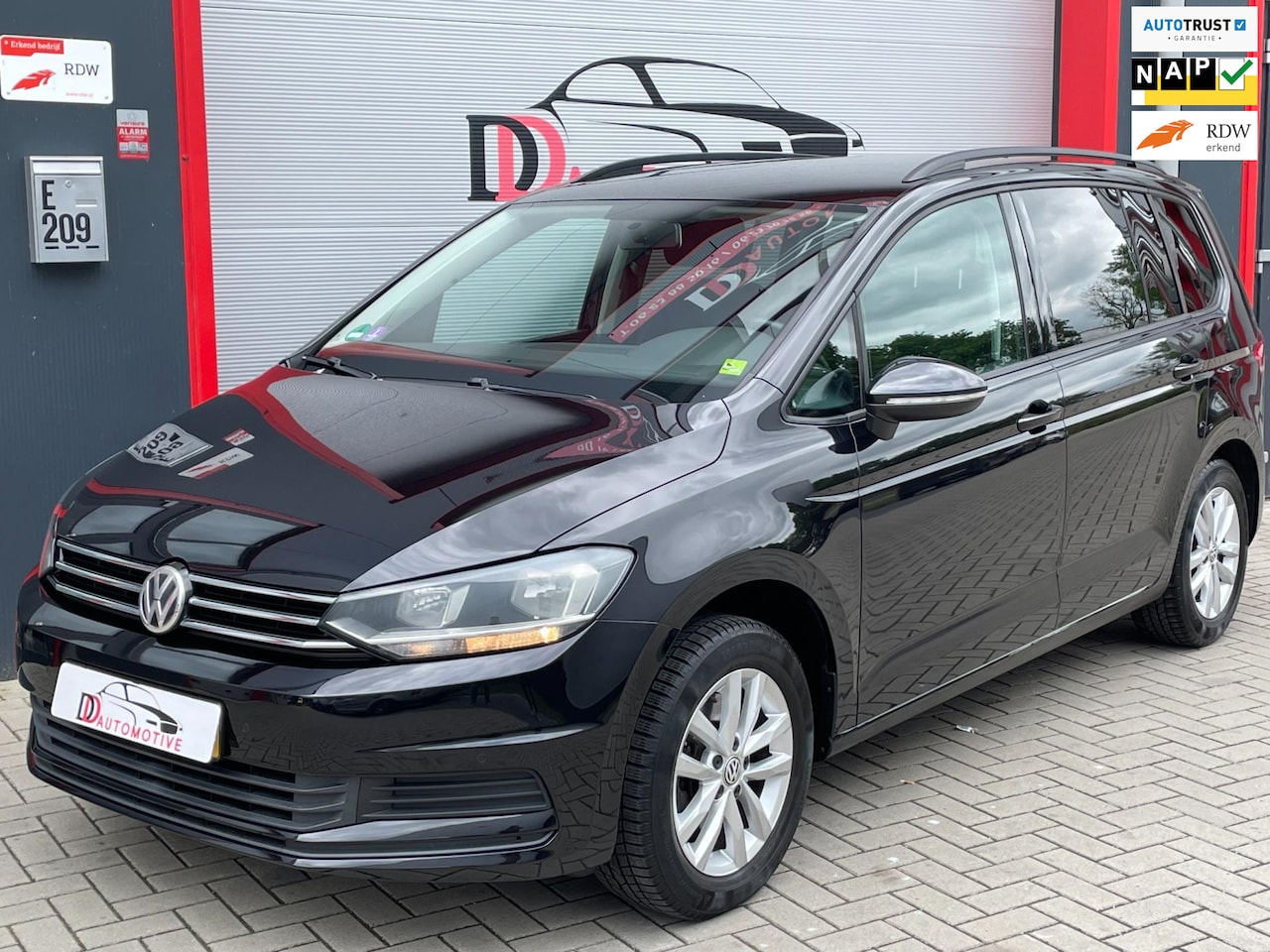 Volkswagen Touran - 1.2 TSI Highline FACELIFT/AIRCO/PDC/NAVI/VAKANTIEKLAAR - AutoWereld.nl
