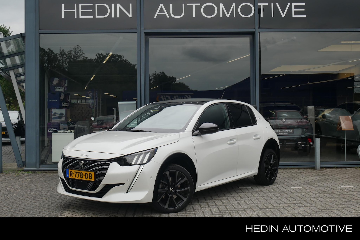 Peugeot 208 - 1.2 PureTech GT Pack 130PK Automaat | Lederen Bekleding | Panoramadak | Full Options - AutoWereld.nl