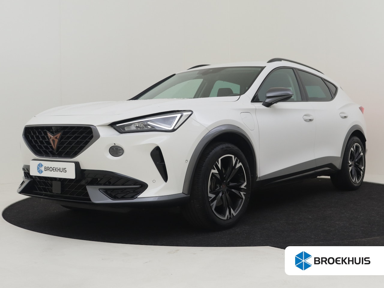 CUPRA Formentor - 1.4 TSI e-Hybrid Essential 204pk | 360 camera | Park assist | Stuur + stoelverwarming | Ke - AutoWereld.nl