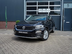 Volkswagen T-Roc - 1.5 TSI Style | Carplay | Camera | Adaptive Cruise | Parkeersensoren