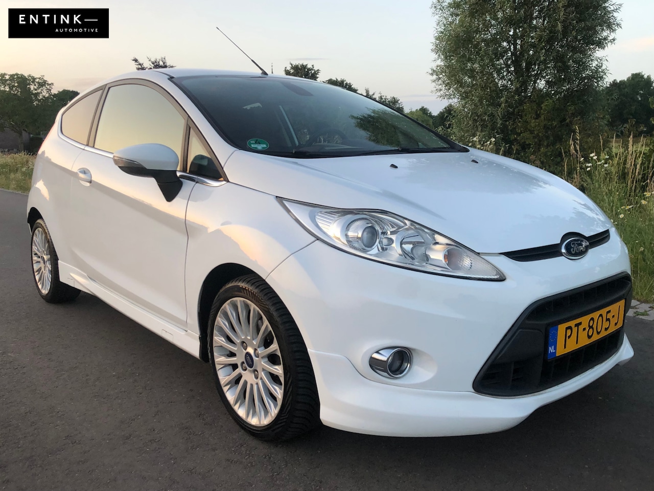 Ford Fiesta - 1.25 Ghia ST-Line | Sportpakket | Airco | Bluetooth - AutoWereld.nl