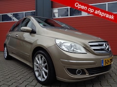 Mercedes-Benz B-klasse - 170 116PK Automaat Clima Cruise Half-Leer 121Dkm NAP NL-Auto Trekhaak