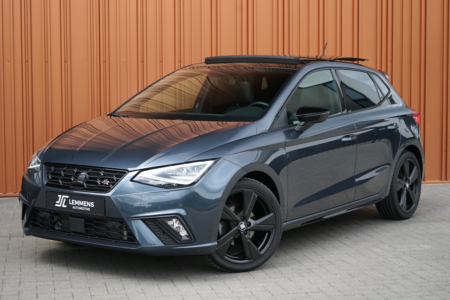 Seat Ibiza - 1.0 TSI FR BLACK EDITION DSG 110PK Panodak Alcantara LED Camera Beats ACC - AutoWereld.nl