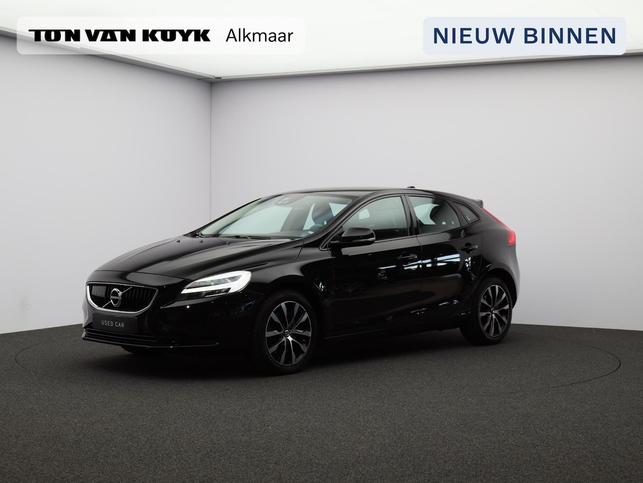 Volvo V40 - 1.5 T3 Dynamic Edition / Trekhaak / Adaptive Cruise / Harman Kardon / Verwarmde Stoelen / - AutoWereld.nl