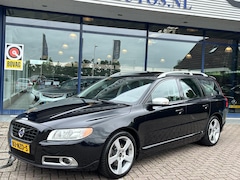 Volvo V70 - 3.2 AWD R-Design Youngtimer Aut. Leer Elek.Schuifdak Elek.Stoelen Trekhaak Dealeronderhoud