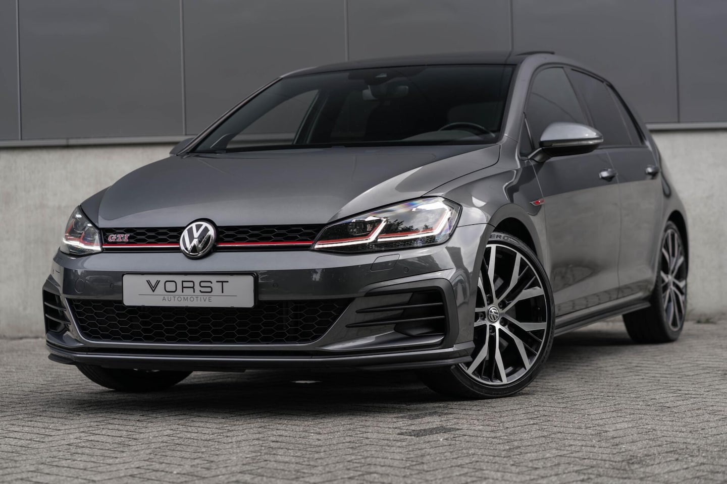 Volkswagen Golf - 2.0 TSI GTI Performance Pano DSG Alcantara - AutoWereld.nl