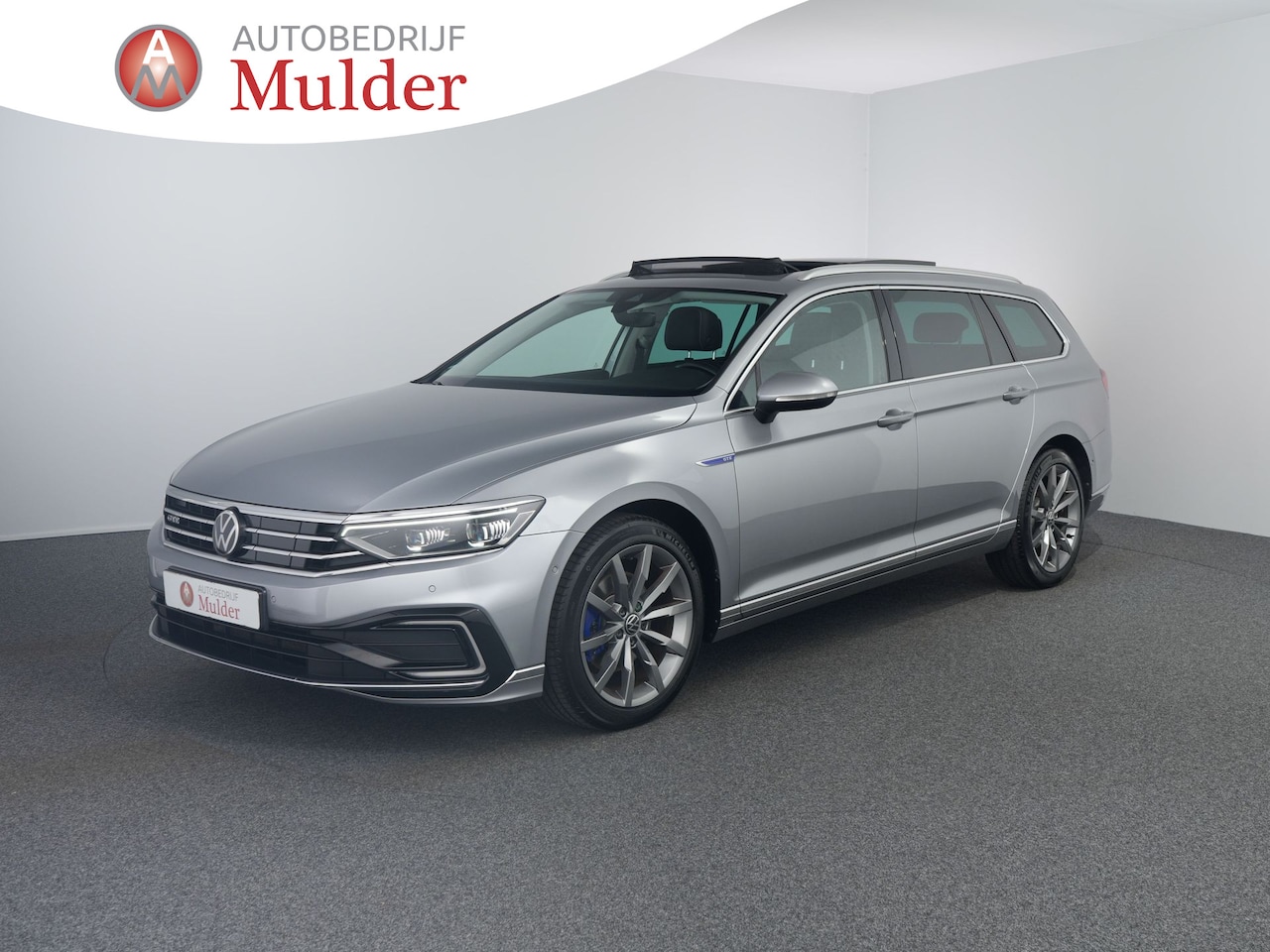 Volkswagen Passat Variant - 1.4 TSI PHEV GTE Business | Pano | Matrix | Leer | Zwenkhaak | 18inch | - AutoWereld.nl