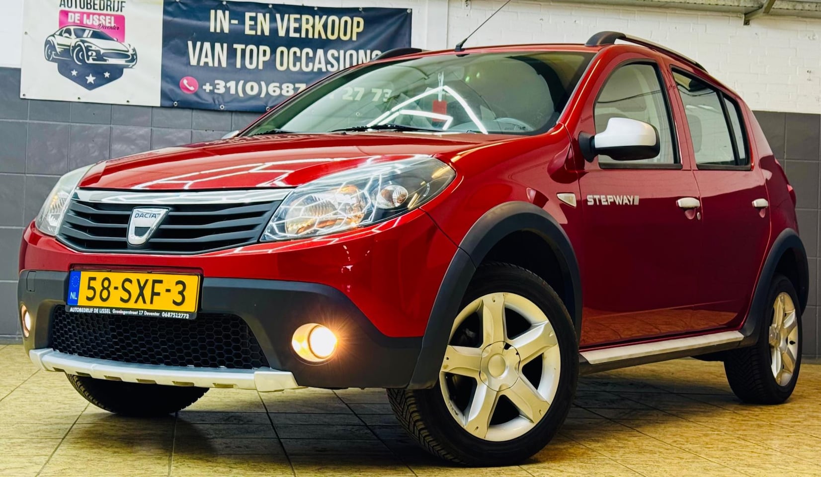 Dacia Sandero Stepway - 1.6 Stepway/2DE EIG/RIJKLAR/ - AutoWereld.nl