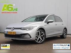 Volkswagen Golf - 1.5 eTSI Style 150PK Automaat Panoramadak Trekhaak IQ Light Sportstoel Massage 18 inch LMV