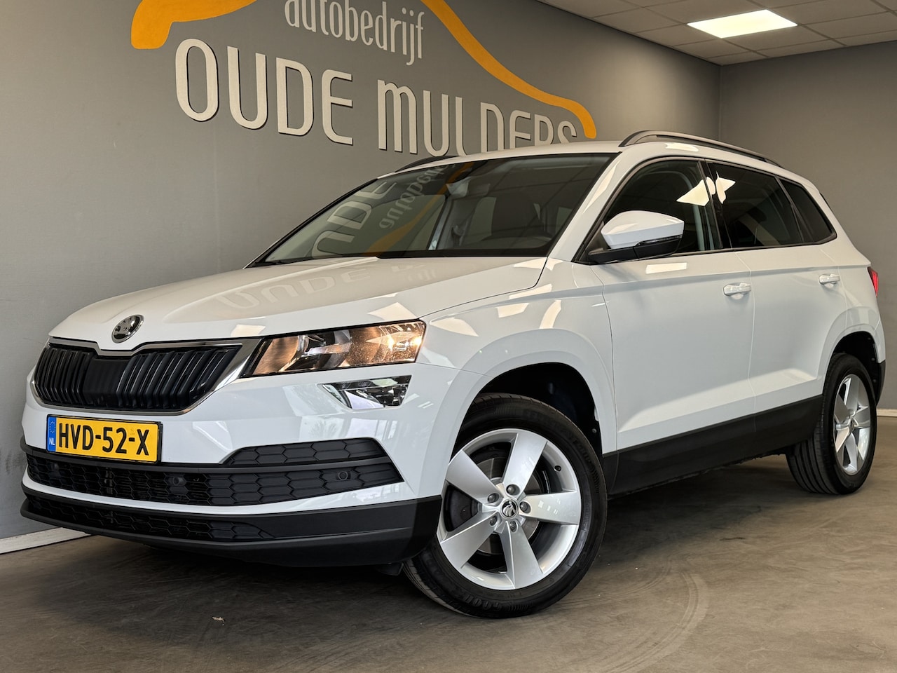 Skoda Karoq - 1.5 TSI ACT Business Edition Plus Stoelverwarming/Carplay/ACC - AutoWereld.nl