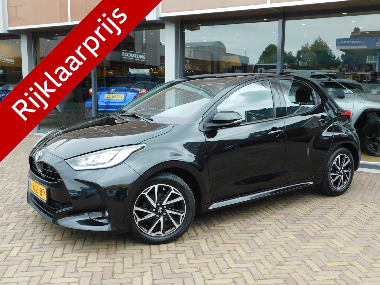 Toyota Yaris - 1.5 VVT-i Dynamic | NAVI | LED - AutoWereld.nl