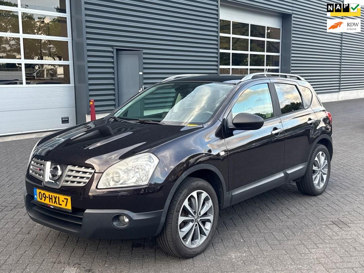 Nissan Qashqai - 2.0 nismo pakket , bose , panoramadak , trekhaak - AutoWereld.nl