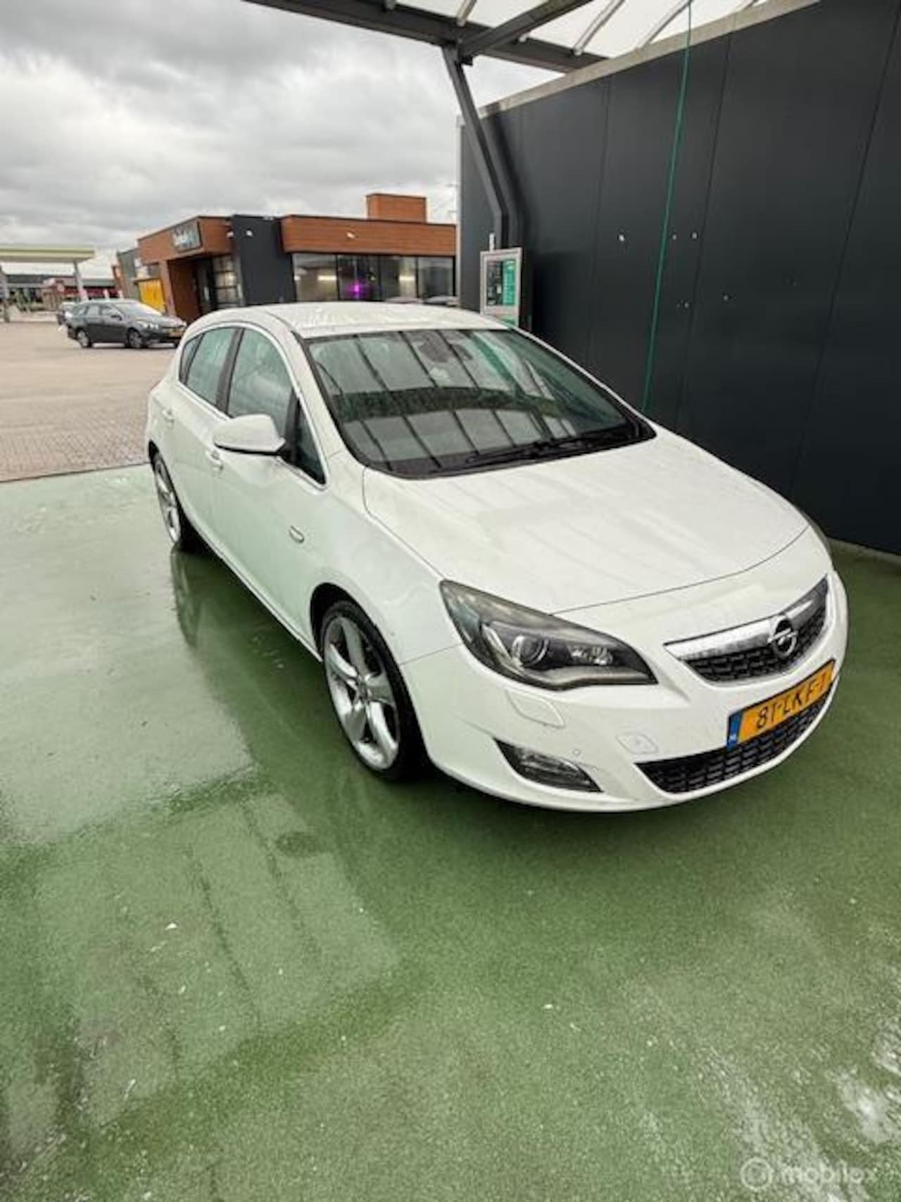 Opel Astra - 1.6 Turbo Cosmo apk nieuw ADVERTENTIE GOED LEZEN - AutoWereld.nl