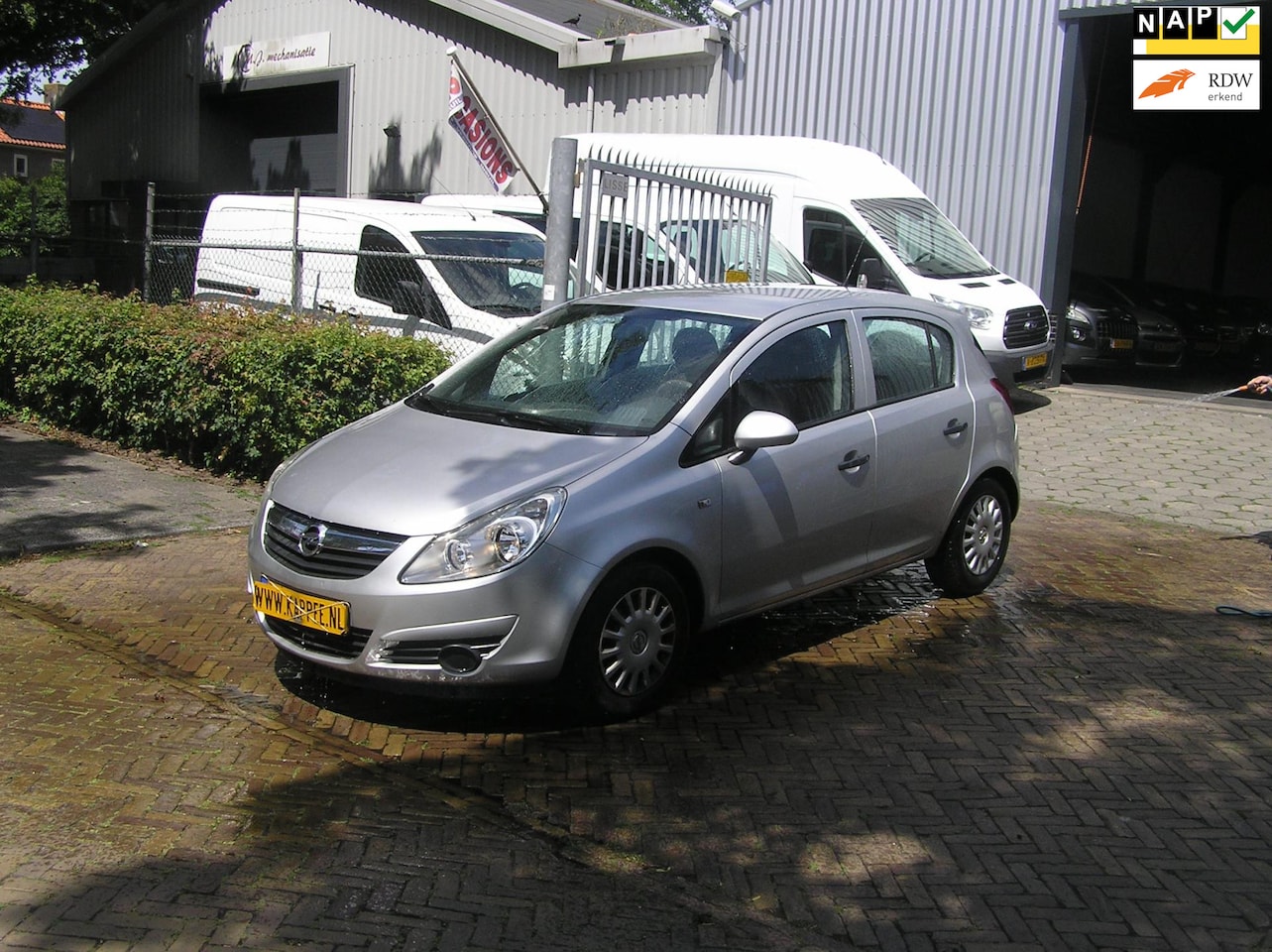 Opel Corsa - 1.2-16V Edition airco APK - AutoWereld.nl